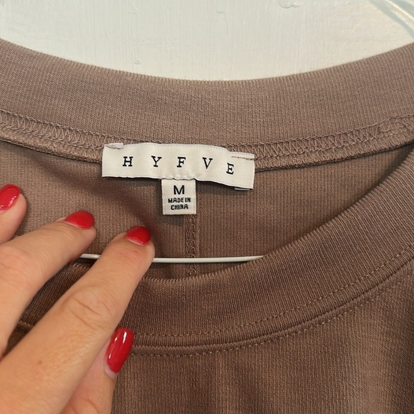 Hyfve brown cropped sweatshirt size medium - Picture 4 of 4